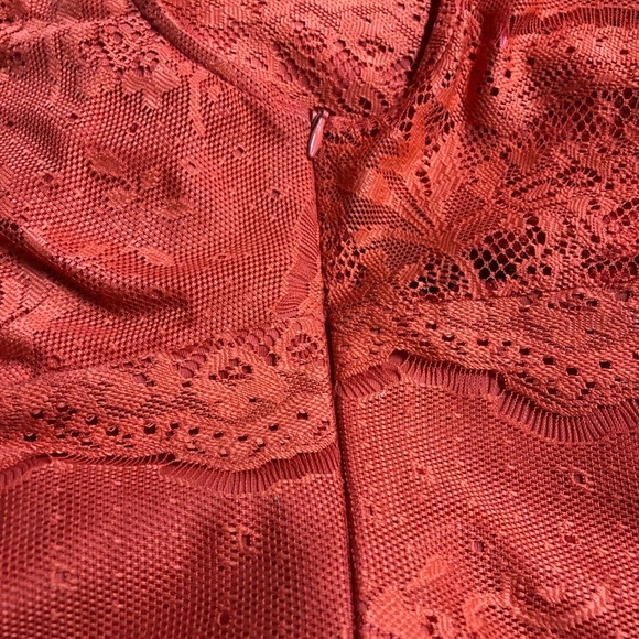 Zara Trafalgar women’s sleeveless v neck fitted mini dress side zip lacy floral - Picture 6 of 6